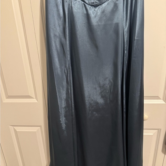 David's Bridal GALINA SIGNATURE
Charmeuse Basque Waist Tank Dress - Picture 6 of 11